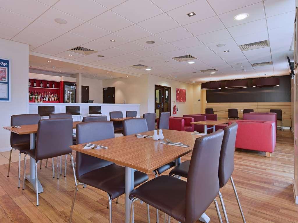 Travelodge High Wycombe Central Restaurant billede