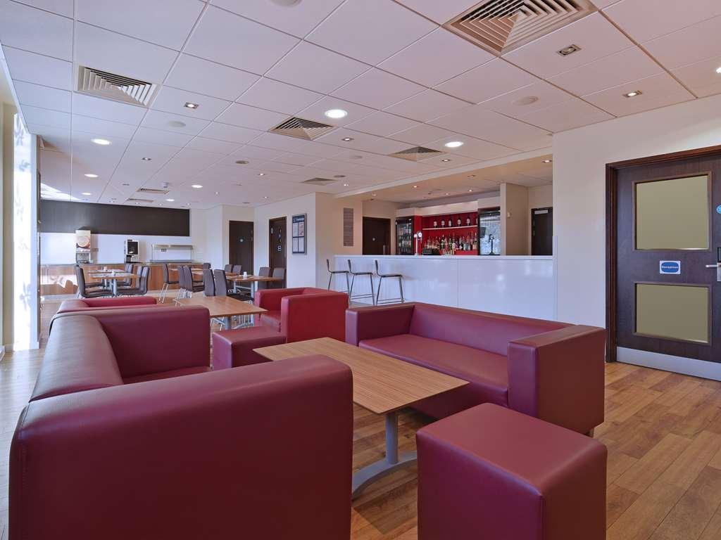 Travelodge High Wycombe Central Restaurant billede