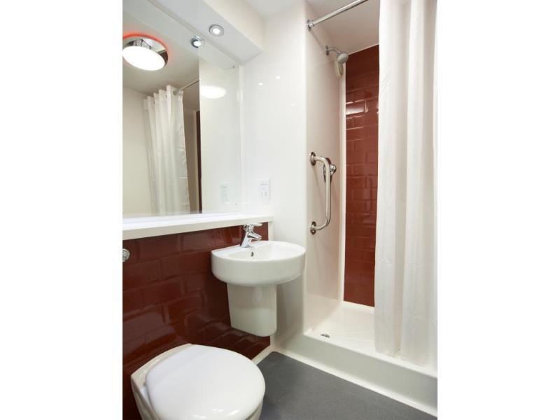 Travelodge High Wycombe Central Eksteriør billede